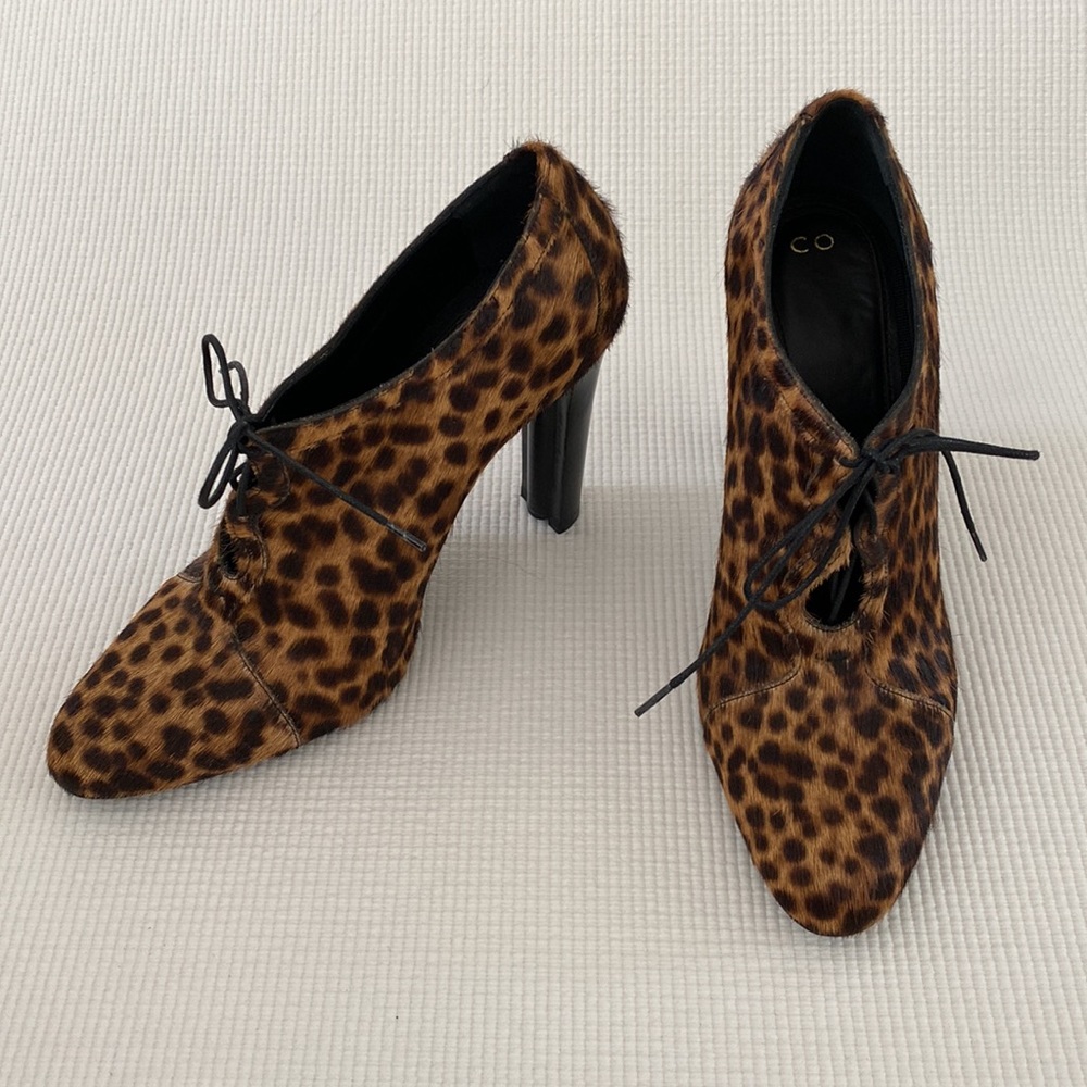 BRAND NEW CO Collection Calf Hair Leopard Lace Up Heels  size 8